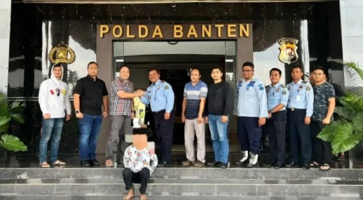 Penyerahan narapidana Ahzab oleh Ditreskrimum Polda Banten kepada Kalapas Kelas II Serang. (ist)