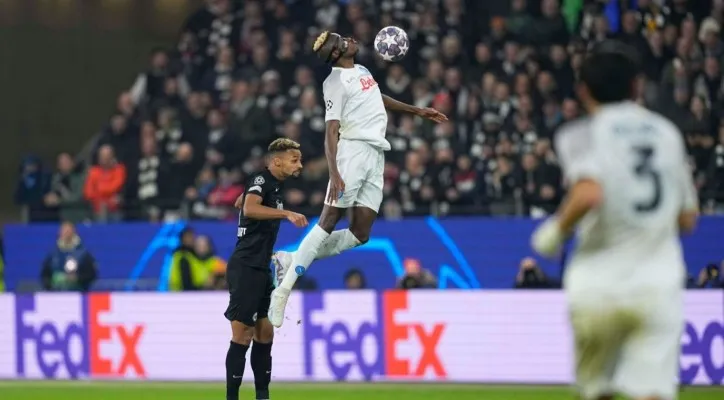 Victor Osimhen bawa Napoli kalahkan Eintracht Frankfurt di babak 16 besar Liga Champions (Foto: Twitter/ChaaliiyKay)