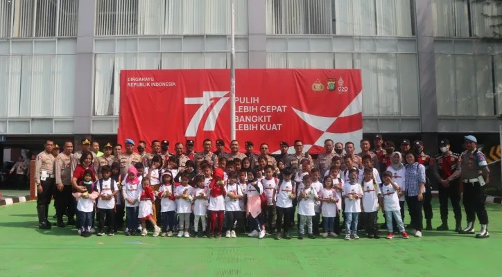 Kantor Polresta Bandara Soetta ramai kehadiran puluhan anak dari sarana bimbingan belajar Faith (Ist)