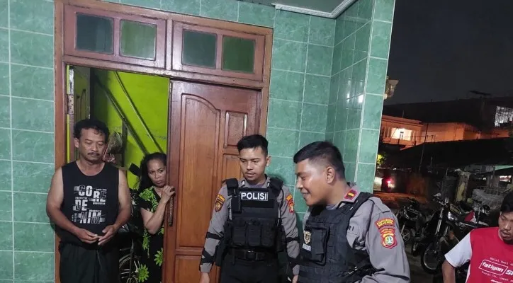 Foto: Petugas kepolisian mencokok pelaku tawuran awal sahur di Bekasi Selatan, Kota Bekasi, Jawa Barat. (ist.)