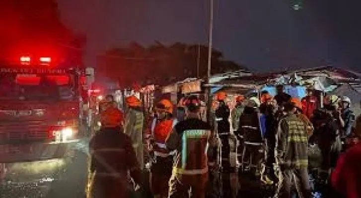 Pasar Cimol Gedebage Bandung Dilahap Si Jago Merah, 21 Kios Ludes Terbakar (tvonenews)