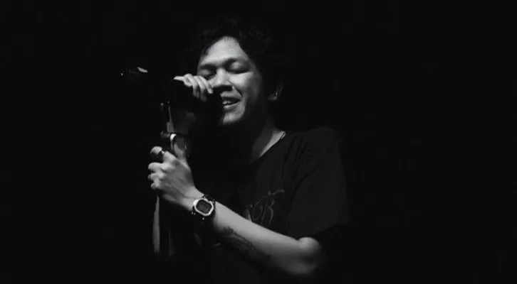 Masuk List Album Terbaru, Berikut Lirik Lagu 'Bunuh Idolamu' - Hindia (Instagram/@wordfangs)