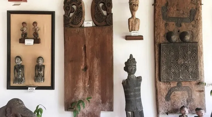 Potret koleksi belahan Timur Indonesia di Museum di Tengah Kebun (instagram/museumditengahkebun)