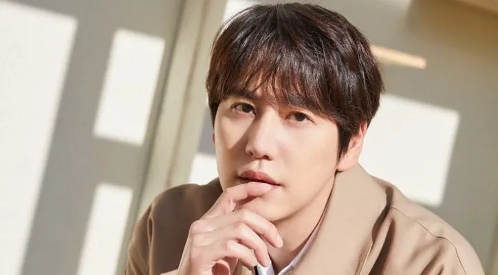 Kyuhyun Super Junior diserang orang tak dikenal menggunakan pisau(lst)