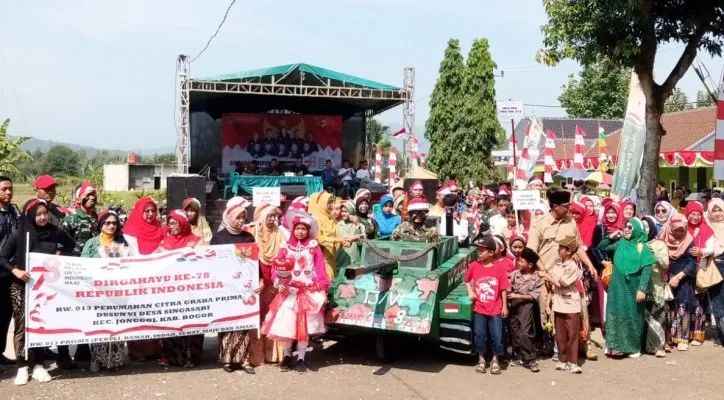 Foto: Warga Singasari, Jonggol, Kabupaten Bogor, Jawa Barat, Lakukan Upacara Bendera 17 Agutus Hari Kemerdekaan. (Ist.)