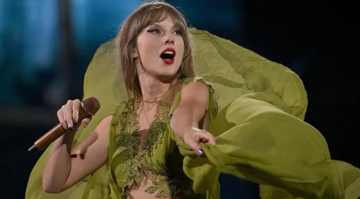 Lirik dan Makna Lagu Dress Taylor Swift yang Viral di TikTok. (instagram/taylorswift)