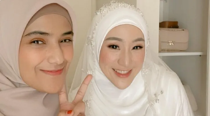 Nadya Mustika Rahayu hadiri akad nikah Larissa Chou dan Ikram Rosadi. (instagram/@nadyamustikarahayu)