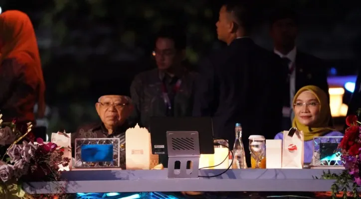 Teks Foto: Wapres KH Ma'ruf Amin saat hadiri Gala Diner KTT ke-43 ASEAN. (Setwapres)