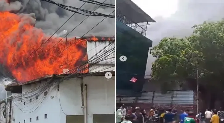 Sejumlah warga dan karyawan panik saat terjadinya kebakaran pabrik di Kapuk Muara, Penjaringan. (IG_humasjekfire)