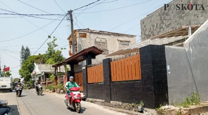 Rumah kontrakan Wisma Alesha di Tambun Bekasi jadi tempat penggerebekan teroris. (Ihsan)