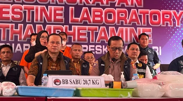 Caption foto : Konferensi pers pengungkapan jaringan narkotika jenis sabu internasional di Tangerang. (ist)