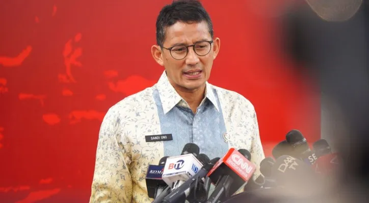 Menteri Pariwisata dan Ekonomi Kreatif Sandiaga Uno saat memberikan keterangan. (Biro Pers Kemenparekraf)