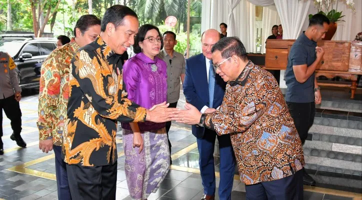 Teks Foto: Presiden Joko Widodo saat menghadiri  Outlook Perekonomian Indonesia. (biro pers)