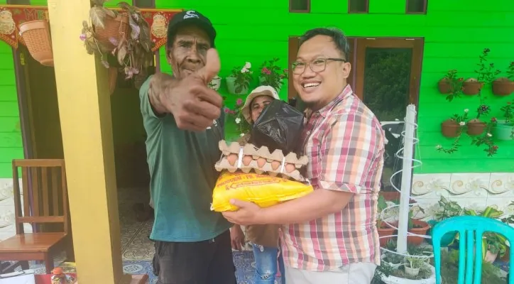 Foto: Manfaat CSR PT Kristalin Ekalestari disenangi Warga Nifasi, Distrik Makimi, Kabupaten Nabire, Papua Tengah salurkan 304 Paket Parsel Sembako dan Uang. (Ist.)