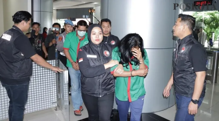 Teks Foto: Artis lawas Ibra Azhari dan kekasihnya beserta dua pemasuk sabu ditetapkan tersangka. (Pandi)