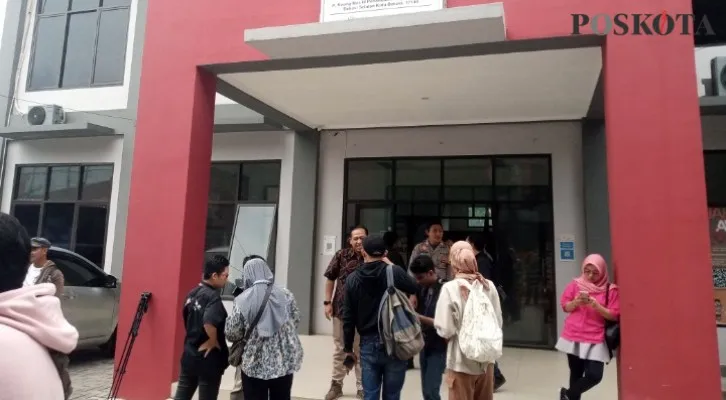 Teks Foto : Gedung Bawaslu Kota Bekasi di Kayuringin, Bekasi Selatan. (Ihsan)