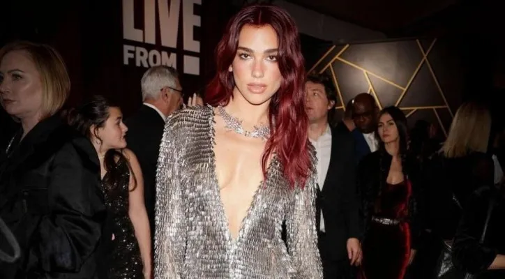 Dua Lipa sukses bawakan lagu Houdini di acara penghargaan Grammy Awards 2024. (Instagram/@dualipa)