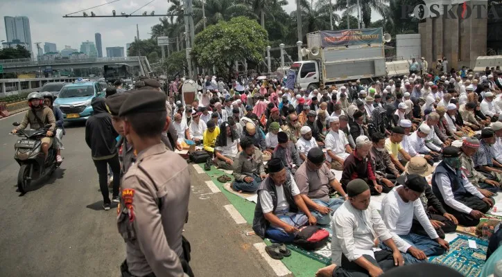 Ilustrasi. Aksi massa di depan Gedung DPR. (Foto: Poskota/Ahmad Tri Hawaari)