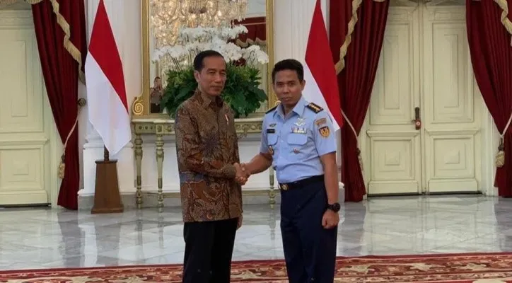 Foto: Marsda TNI Ferdik Sukma Wahyudi saat bersama Presiden Joko Widodo (Jokowi). (Ist.)