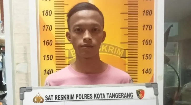 Pelaku saat diamankan polisi. (Foto/Ist)