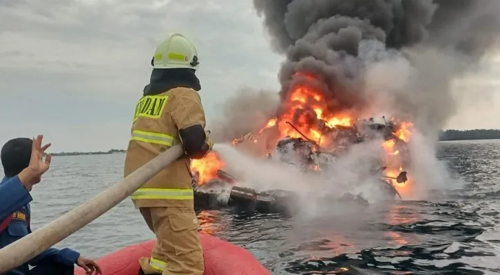 Foto: Kapal Pesiar Pulau Harapan, Kepulauan Seribu. (Instagram @humasjakfire)