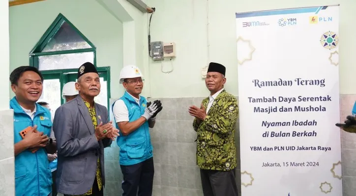 Foto: Sebanyak 237 Masjid dan Mushola dapat tambah daya Listrik gratis. (Ist.)