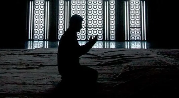 niat dan tata cara ibadah meminta hujan sholat Istisqa saat kondisi cuaca panas dan kemarau panjang. (Pinterest)