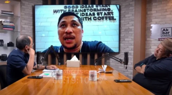 Feri Amsari saat diskusi di kanal Youtube Akbar Faisal "Uncensored". (Tangkap Youtube Akbar Faisal)