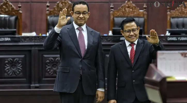 Calon presiden dan calon wakil presiden nomor urut 1 Anies Baswedan dan Muhaimin Iskandar saat menyampaikan sambutan pada acara sidang perdana perselisihan hasil Pilpres 2024 di Gedung Mahkamah Konstitusi, Gambir, Jakarta Pusat, Kamis (27/3/2024).Sidang tersebut beragenda pemeriksaan pendahuluan dengan penyampaian permohonan dari pemohon dan dalam berkas gugatan, AMIN meminta MK untuk membatalkan hasil Pilpres 2024 yang ditetapkan KPU serta meminta pemungutan suara ulang di seluruh Indonesia.(Poskota.co.id/Ahmad Tri Hawaari)