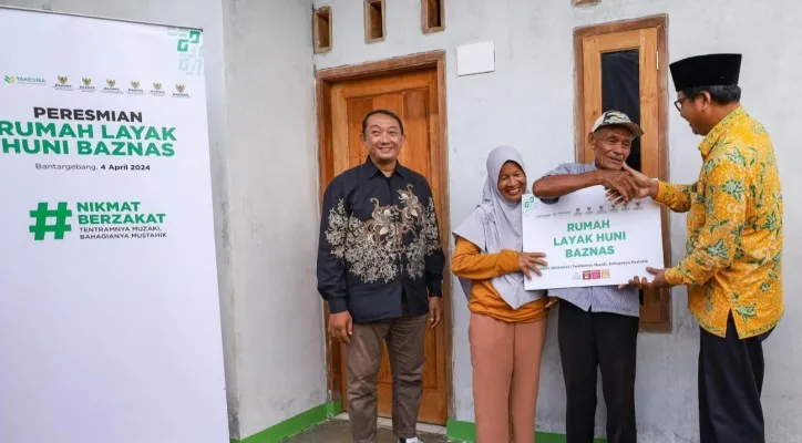 Foto: Badan Amil Zakat Nasional (Baznas) RI memberikan bantuan program Rumah Layak Huni Baznas (RLHB) kepada 30 mustahik di wilayah Jabodetabek. (Dok. Baznas RI)