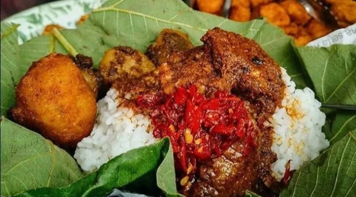 Sajian makanan khas Jawa Barat yang wajib dicoba saat momen Lebaran.(Foto: Pinterest)