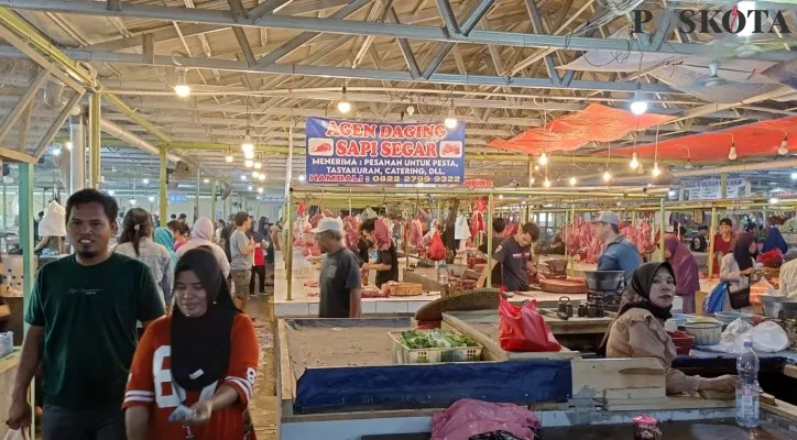 Situasi jual beli di TPPS Pasar Kutabumi di Kecamatan Pasar Kemis, Kabupaten Tangerang. (Poskota.co.id/Veronica Prasetio)