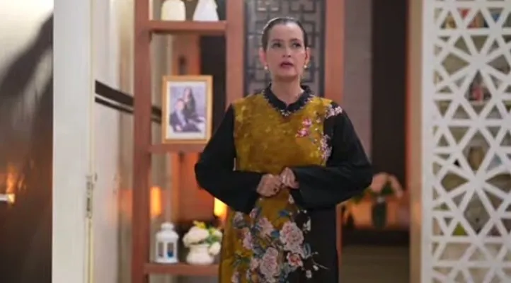 Sinopsis Sinetron Tertawan Hati Episode 104 Hari Ini Senin 6 Mei 2024, Kebaikan Mama Rina Hanyalah Palsu(Foto: YouTube Sinemart Tertawan Hati)