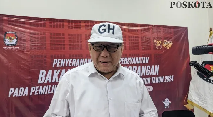 Bakal Calon Bupati Bogor, Gunawan Hasan di Kantor KPU Kabupaten Bogor pada Senin, 13 Mei 2024. (Poskota.co.id/Panca Aji)