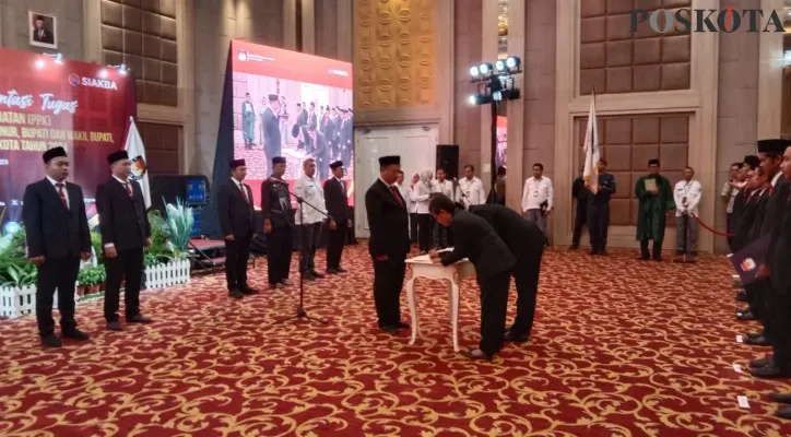 KPU Kota Depok melantik 55 Anggota PPK untuk Pilkada 2024. (Poskota.co.id/Angga Pahlevi)