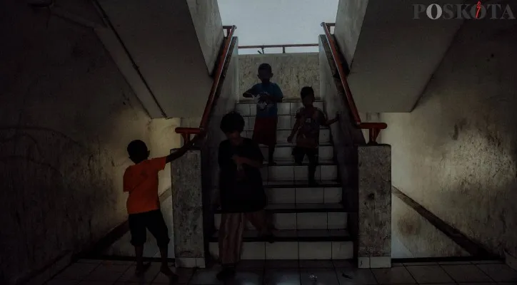 Aktivitas warga di rusunawa Marunda, Jakarta Utara, beberapa waktu lalu. (Poskota/Ahmad Tri Hawaari)