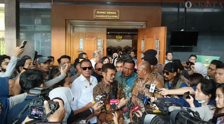 Eks Mentan, Syahrul Yasin Limpo (SYL) saat keluar dari Ruang Sidang Pengadilan Tipikor Jakarta Pusat pada Senin, 3 Juni 2024. (Poskota.co.id/Ramot Sormin)