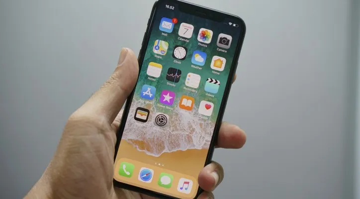 Ilustrasi iPhone (Foto Poskota/Unsplash Bagus Hernawan)