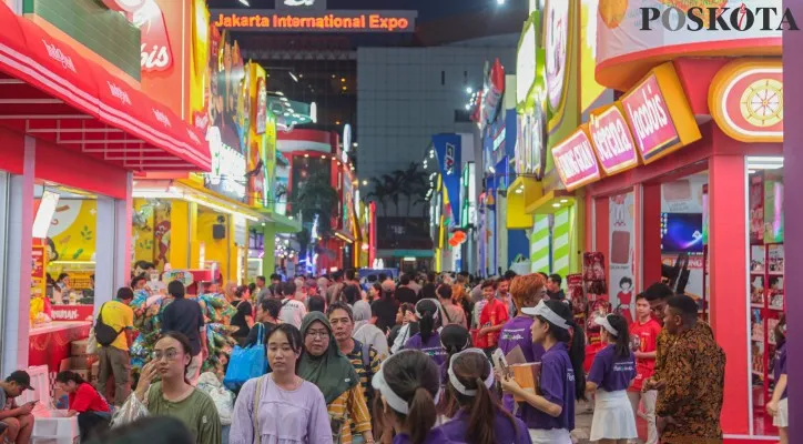 Kemeriahan Jakarta Fair Kemayoran atau Pekan Raya Jakarta (PRJ). Poskota/Ahmad Tri Hawaari