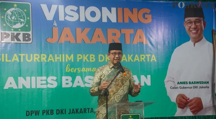 Calon Gubernur Jakarta Anies Rasyid Baswedan saat menyambangi dan bertemu Ketua DPW Partai Kebangkitan Bangsa Hasbiallah Ilyas dalam silaturahmi di Kantor DPW PKB DKI Jakarta di Perintis Kemerdekaan, Pulo Gadung, Kamis (13/6/2024). Partai Kebangkitan Nasional secara resmi mengusung Anies Rasyid Baswedan sebagai calon Gubernur Jakarta di Pilkada periode 2024-2029 dukungan tersebut disampaikan melalui surat rekomendasi yang dibacakan pimpinan PKB Jakarta. (Poskota/Ahmad Tri Hawaari)