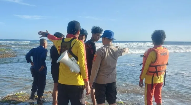 Dua remaja asal Cimenyan, Kabupaten Bandung, dilaporkan hilang tenggelam saat berenang di Pantai Karang Papak, Desa Cikelet, Kecamatan Cikelet, Garut, Jawa Barat, Kamis 11 Juli 2024. (Dok Polres Garut)