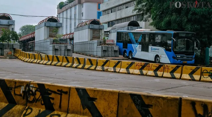 Ilustrasi bus Transjakarta. (Poskota/Ahmad Tri Hawaari)