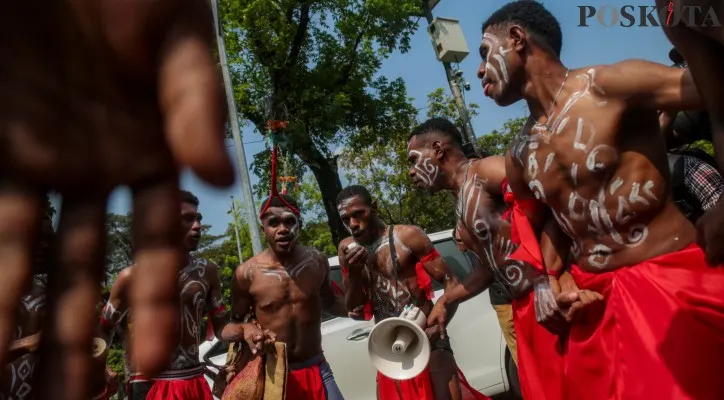 PT Indo Asiana Lestari (IAL) kembali menjadi sorotan setelah perusahaan tersebut ramai dikaitkan dengan konflik lahan adat dan pembukaan kawasan perkebunan sawit di Papua Selatan. (Poskota/Ahmad Tri Hawaari)