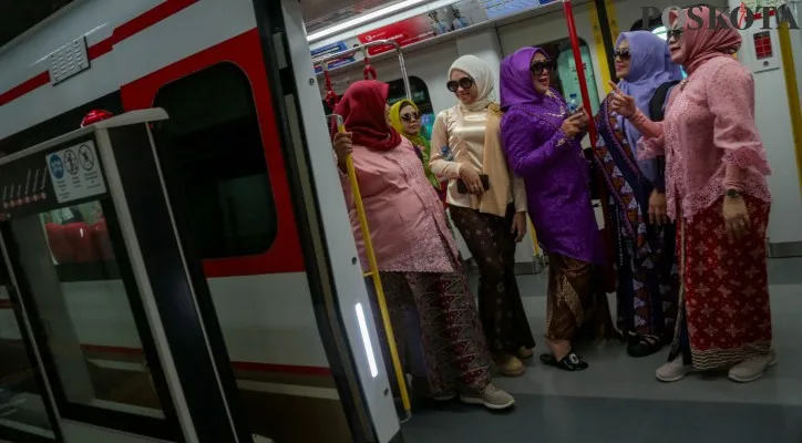 Simak 20 Ucapan selamat Hari Kebaya Nasional 2025. (Poskota/Ahmad Tri Hawaari)