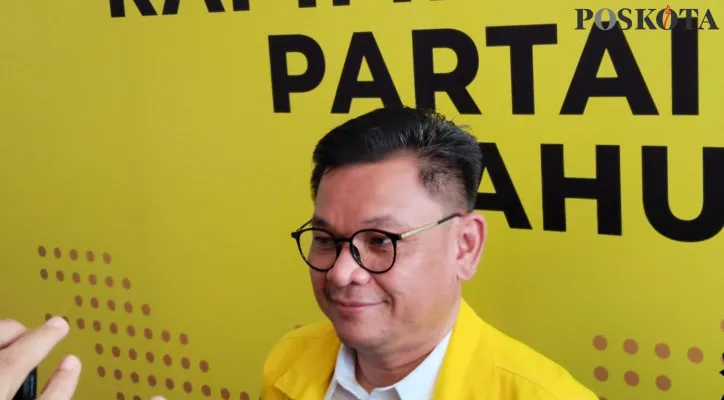 Ketua DPP Partai Golkar, Ace Hasan Syadzily di Kantor DPP Golkar, Jalan Anggrek Neli Murni Nomor 11A, RT 16/RW 1, Kelurahan Kemanggisan, Kecamatan Palmerah, Jakarta Barat. (Poskota/Pandi Ramedhan)