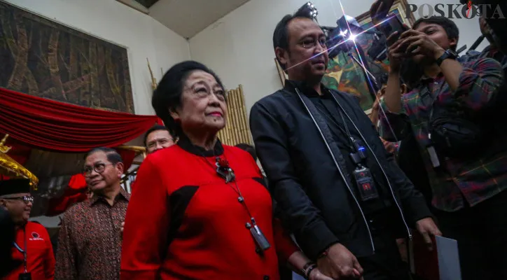 Presiden Ke-5 Megawati Soekarnoputri mengkonfirmasi tidak akan hadir dalam pelantikan Presiden terpilih Prabowo Subianto di Gedung Parlemen, Senayan, Jakarta, 20 Oktober Minggu 2024 .Poskota/Ahmad Tri Hawaari