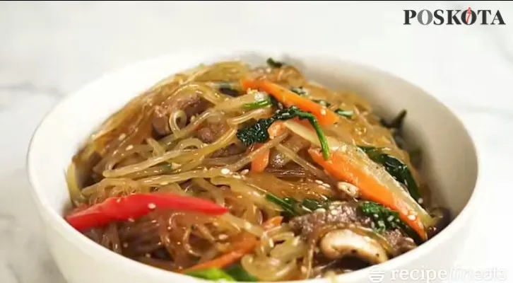 Resep Simpel Japchae Dengan Rasa Otentik, Gak Perlu Pergi ke Korea Selatan (Foto: YouTube Recipe Tin Eats)