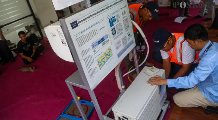 Ilustrasi - Aktivitas peserta mengikuti pelatihan service air conditioner (AC) di Aula Bale Gede, Kantor Kelurahan Kramat Jati, Jakarta Timur, beberapa waktu lalu. Pelatihan diberikan guna menekan angka pengangguran. (Poskota/Ahmad Tri Hawaari)