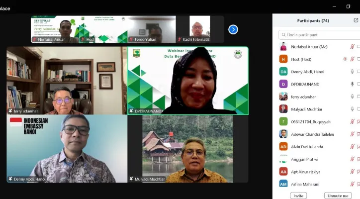 Tangkapan Layar webinar Universitas Andalas dengan para 2 Alumni yang jadi Duta Besar Indonesia, bagikan insiprasi kepada pihak kampus dan mahasiswa.