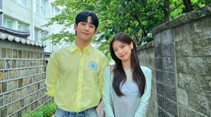 Jung So Min beri tanggapan atas kabar kencan antara dirinya dengan Jung Hae In setelah drama Love Next Door. (X/@jungsominpics)